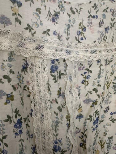 Blu Pepper Babydoll Präriekleid mit Blumenmuster Größe Small weiß - Bild 3 von 7
