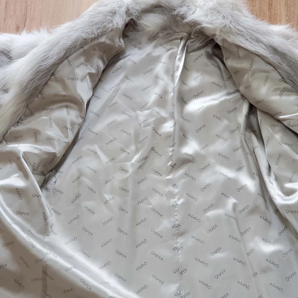 Vintage 1980s Faux Fur Coat Jacket White Gray Arctic Silver Fox Size S/M - Image 3 of 4