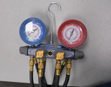 Yellow Jacket 46010 Brute II 4-Valve Manifold with Hoses for Test Charging NICE