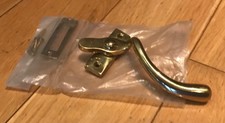 ORIGINAL VINTAGE BRASS CASEMENT WINDOW CATCH LATCH UNUSED OLD STOCK  Ref 6 X2