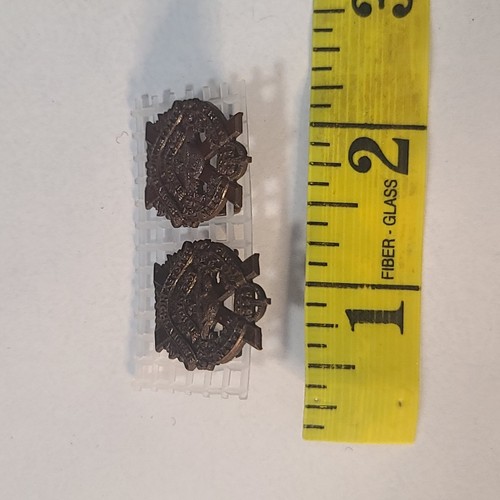 Calgary Highlanders Collar Badge Pair - Picture 4 of 4