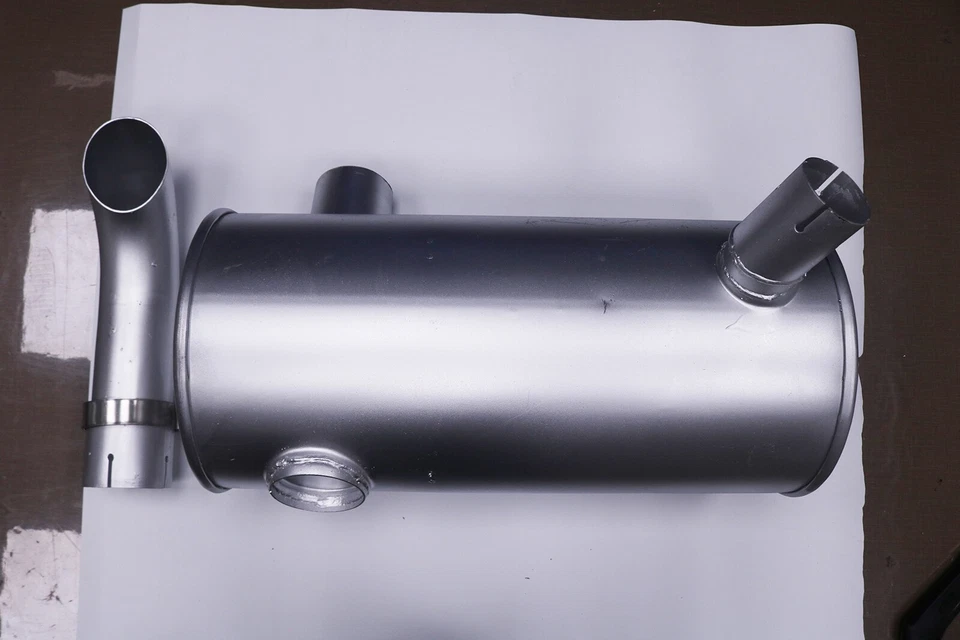 Silenciador silenciador YX12P00006P3 para excavadora Kobelco SK135SR SK135SR-1E ED150 Foto 2 de 4