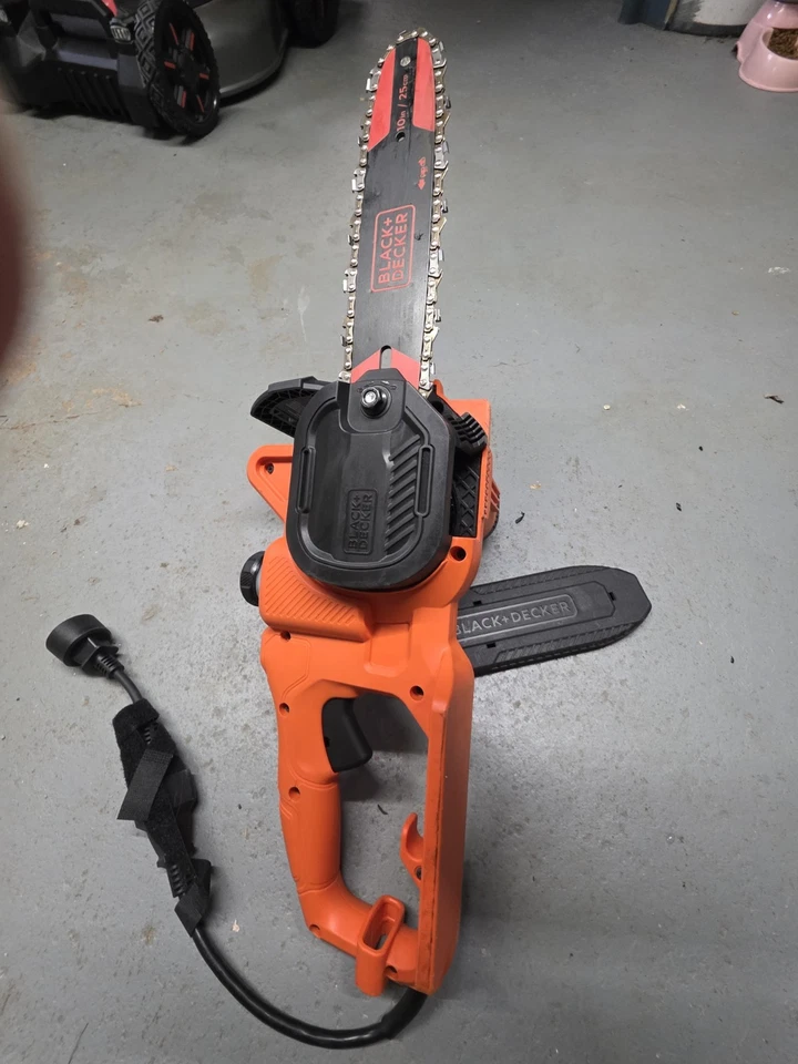 Бензопила электрическая Black & Decker BECS600 8 А 14 дюймов Проводные - Изображение 2 из 4