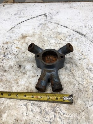 Yamaha Sterndrive 5.0 L 305 V8 GM Marine Boat Engine thermostat housing 