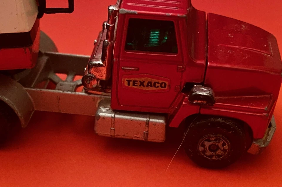 MATCHBOX Super Kings - K18/18 Ford Articulated Tanker "TEXACO" - Lesney 1973  - Immagine 4 di 4