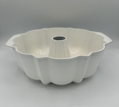 Nordic Ware 12 Cup Heavy Cast Aluminum Bundt Brand Fluted Tube Baking Pan White