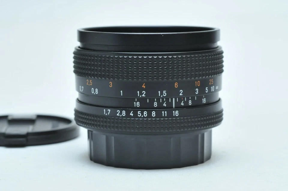 Carl Zeiss Planar T* 50mm f/1.7 MF Lens C/Y Mount 6324730 - Image 2 of 4