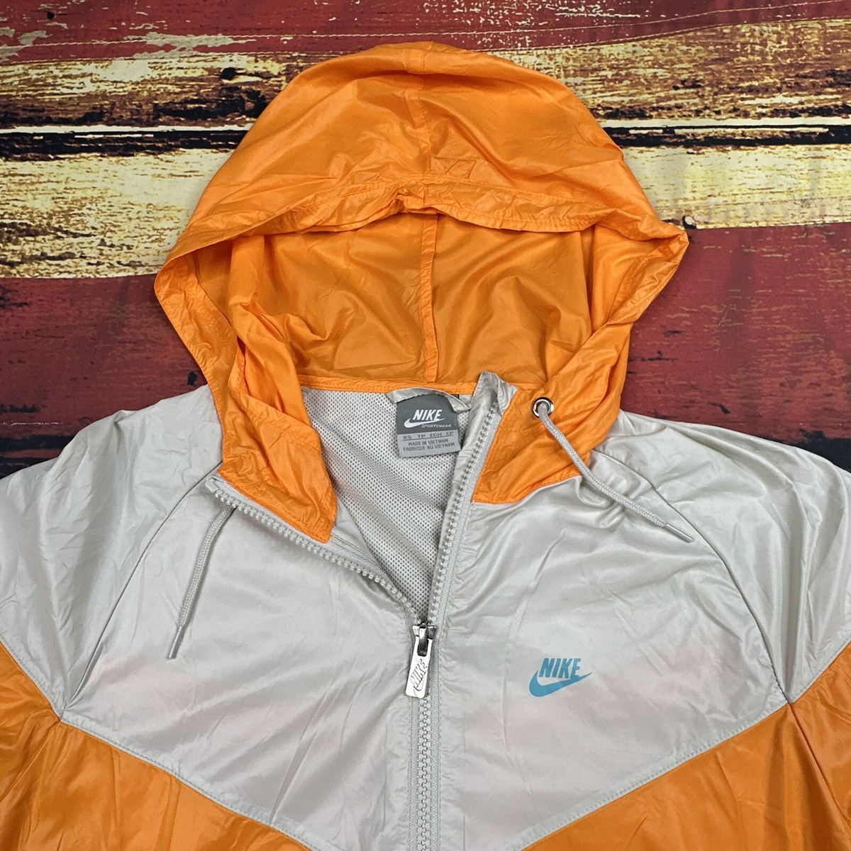 Nike Womens Windrunner Windbreaker Jacket Sz XS Orange White Full