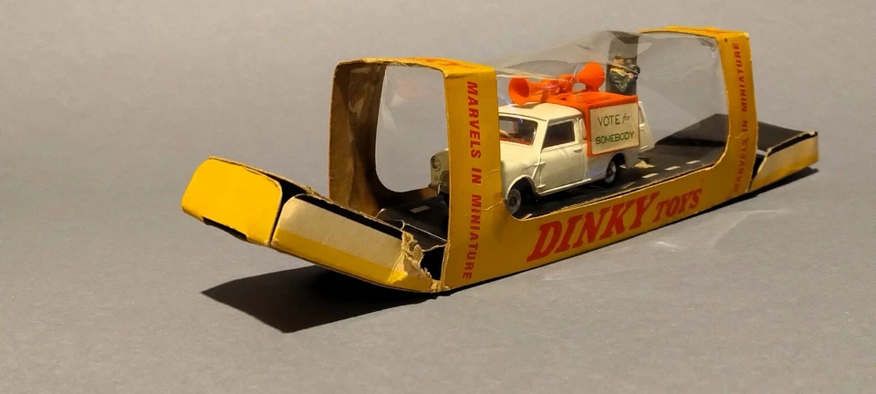 Dinky Toys england 492 Election Mini Van “Vote For Somebody” - Immagine 4 di 4