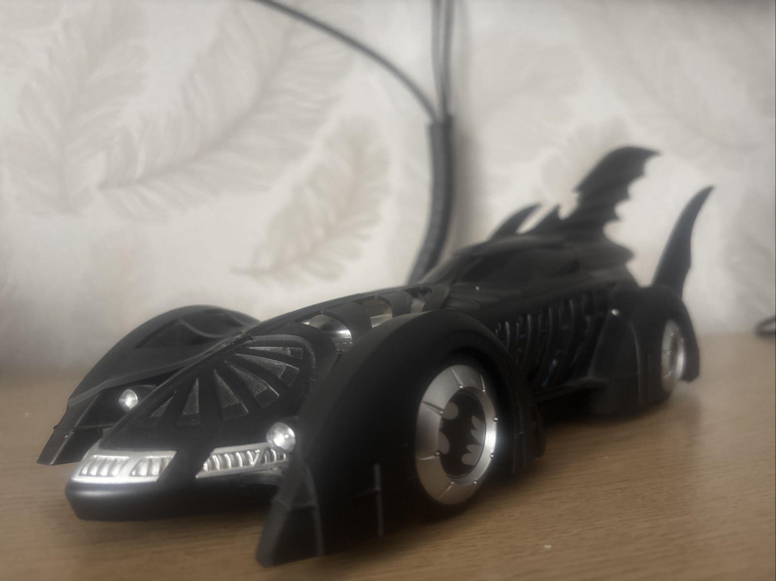 Hot Wheels Batman Batmobile Batman Forever 1995 1:18 BLY43