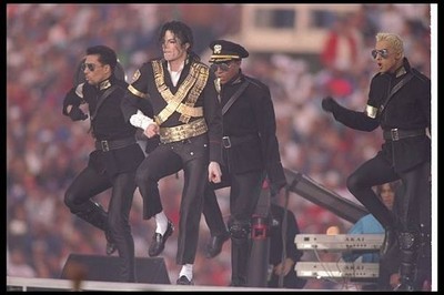 Singer Michael Jackson performs at halftime at Super Bowl XXVII b- 1993 Photo 2