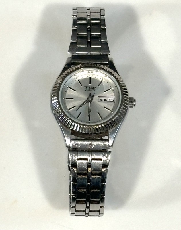 VINTAGE CITIZEN WATCH CO STAINLESS STEEL WOMANS GN-4-W NOT WORKING