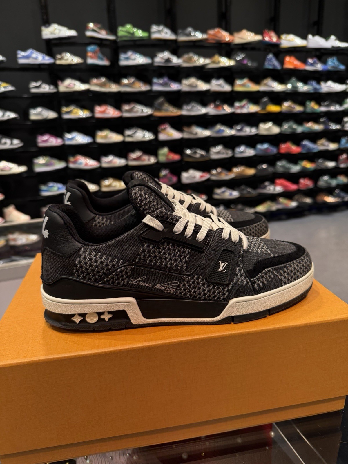 Size 7.5LV/8.5US - Louis Vuitton Trainer ' Black ' $1200 Authentic RARE image 2