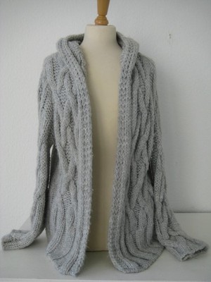 YOUR & SELF - SCHÖNE STRICKJACKE MIT KAPUZE - GR: 36/38 - HELLGRAU