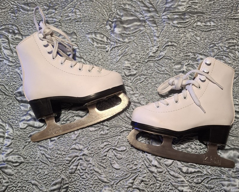 American Girls 512 White Figure Skates Brand New In Box! Size 11Y