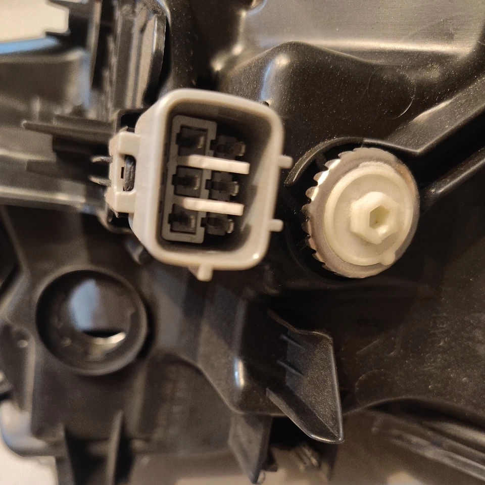 LED Headlight Headlamp Replacement Passenger RH Side For 2016-2018 Toyota Prius - Image 4 of 4