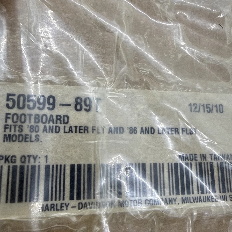 Conjunto de estribo delantero Half-Moon 50599-89T B2 único Harley-Davidson OEM 50599-89T Foto 4 de 4