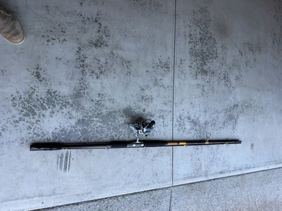 Okuma SURF-8K Spinning Reel w/ Ugly Stik Bigwater 10  medium-heavy Spinning Rod