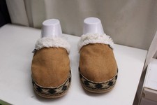 Born women's slippers tan suede upper faux fur lining leopard print trim M7-8