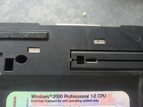 IBM ThinkPad type 2647, Intel Pentium III 650 MHz Retro Laptop - Zdjęcie 4 z 10