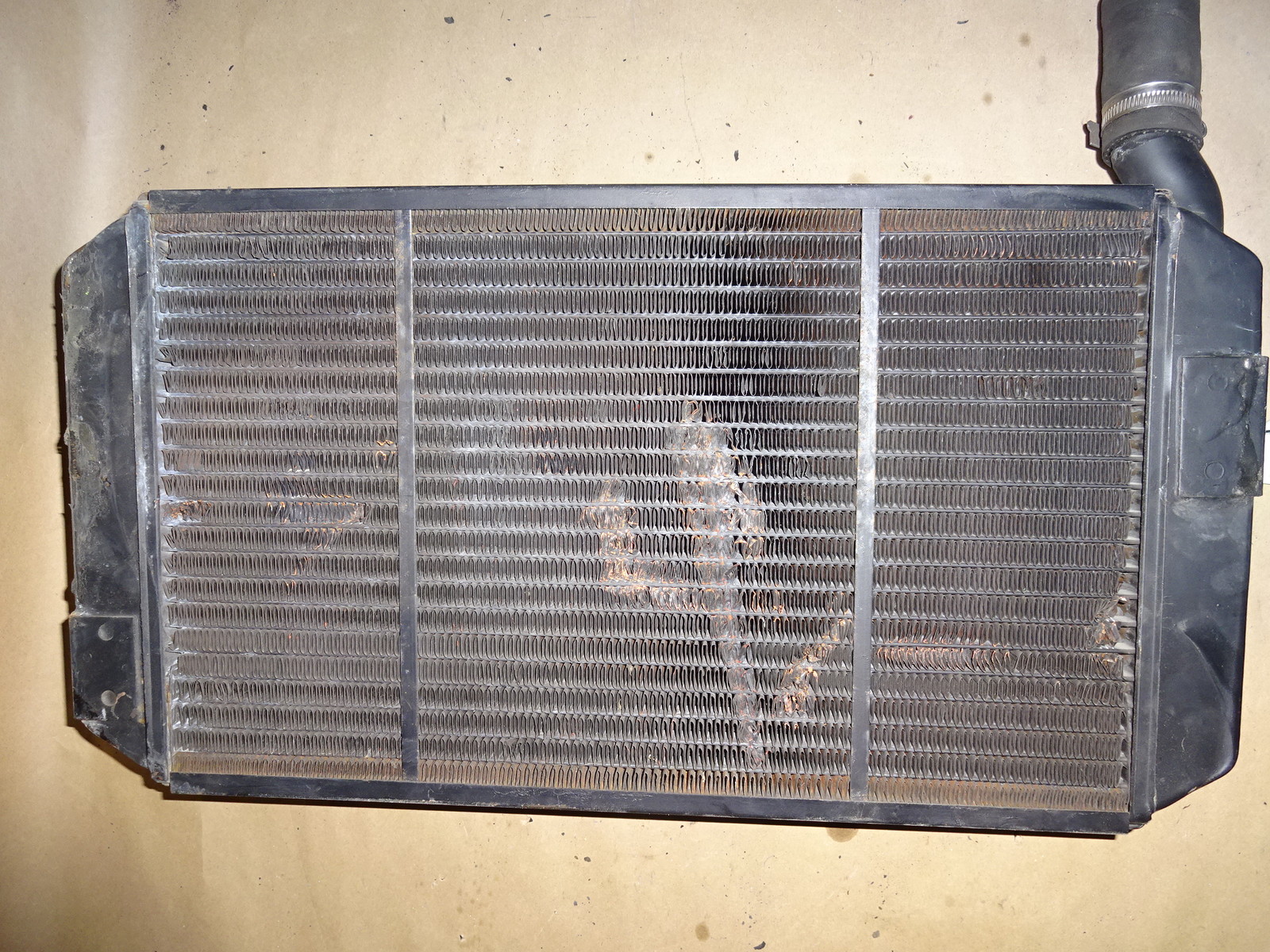 Ferrari Testarossa - LH Water Radiator # 122966