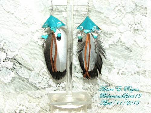 ORECCHINI LUNGHI ARTURO E.REYNA TRIBALE TURCHESE UCCELLI ESOTICI PIUME PELLE - Foto 1 di 4