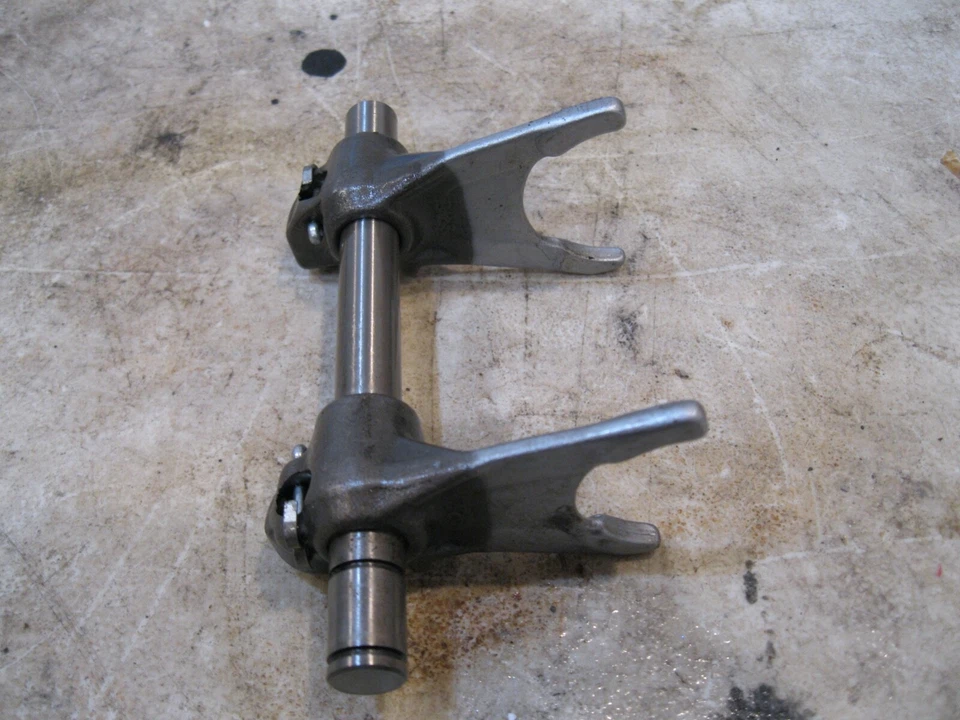 Guía horquilla cambio 2 y horquillas Yamaha xs400 1978 Foto 2 de 4