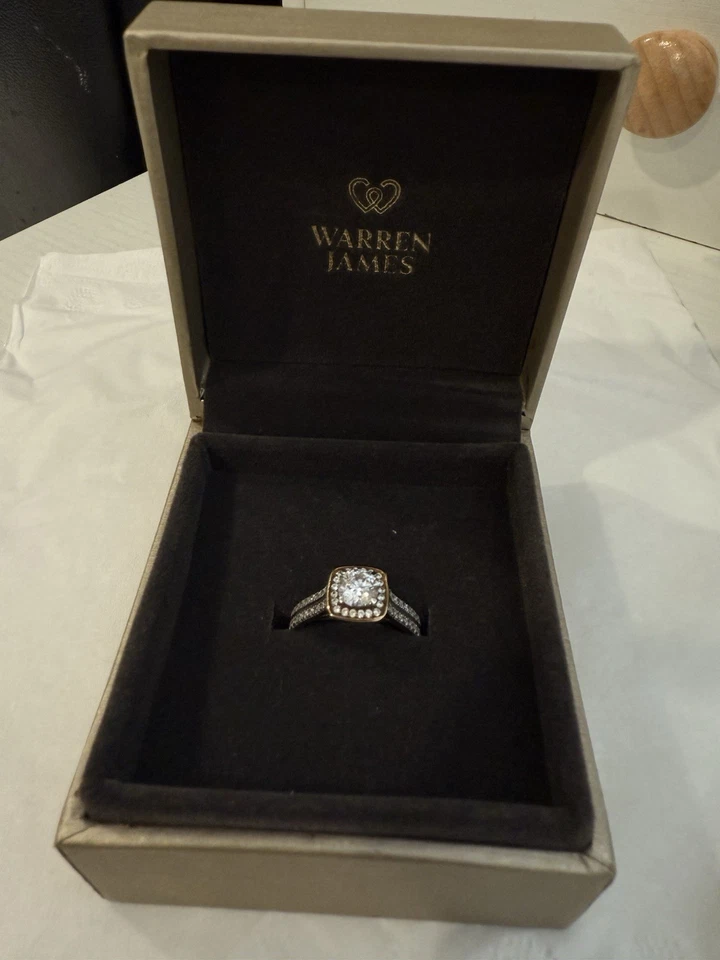 Anillo Warren James de oro de 9 quilates para ella Foto 4 de 4