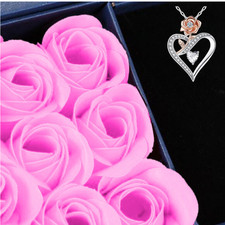 Valentinstag Herz Halskette & Rosenbox Set Seifenrosen PINK Geschenkset für Sie Ihn UK