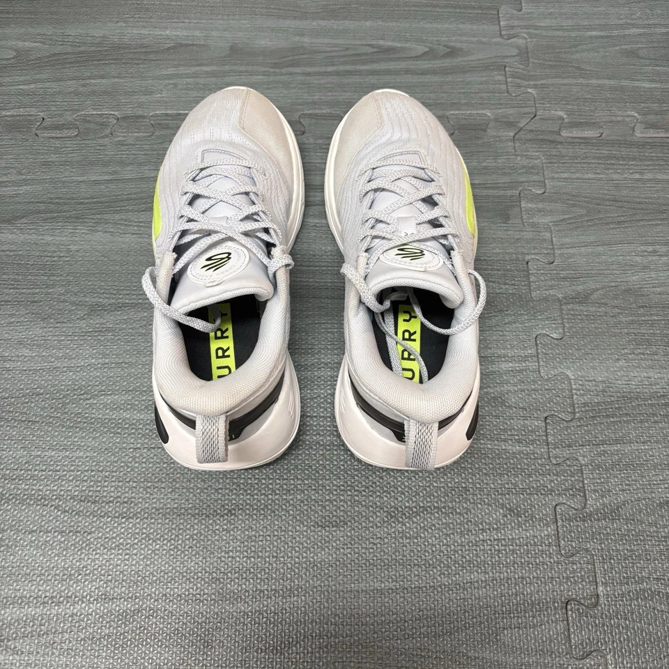 Curry Juvenil Unisex 12 Gravedad Escuela Primaria Talla Y7 Excelente Estado Foto 2 de 4