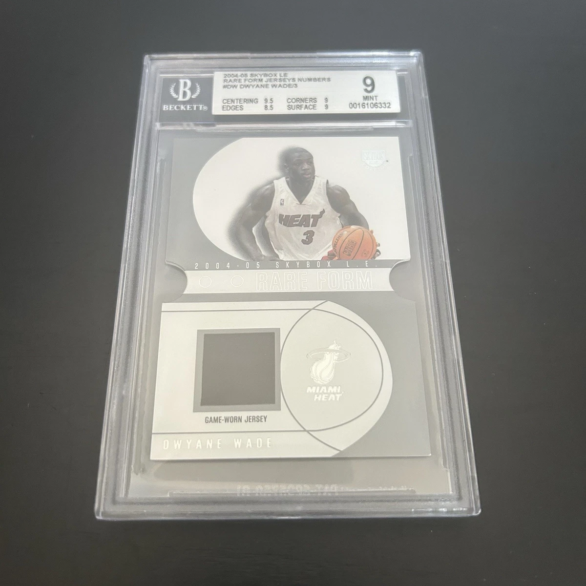 Dwyane Wade Basketball 2004-05 Season Sports Trading Cards