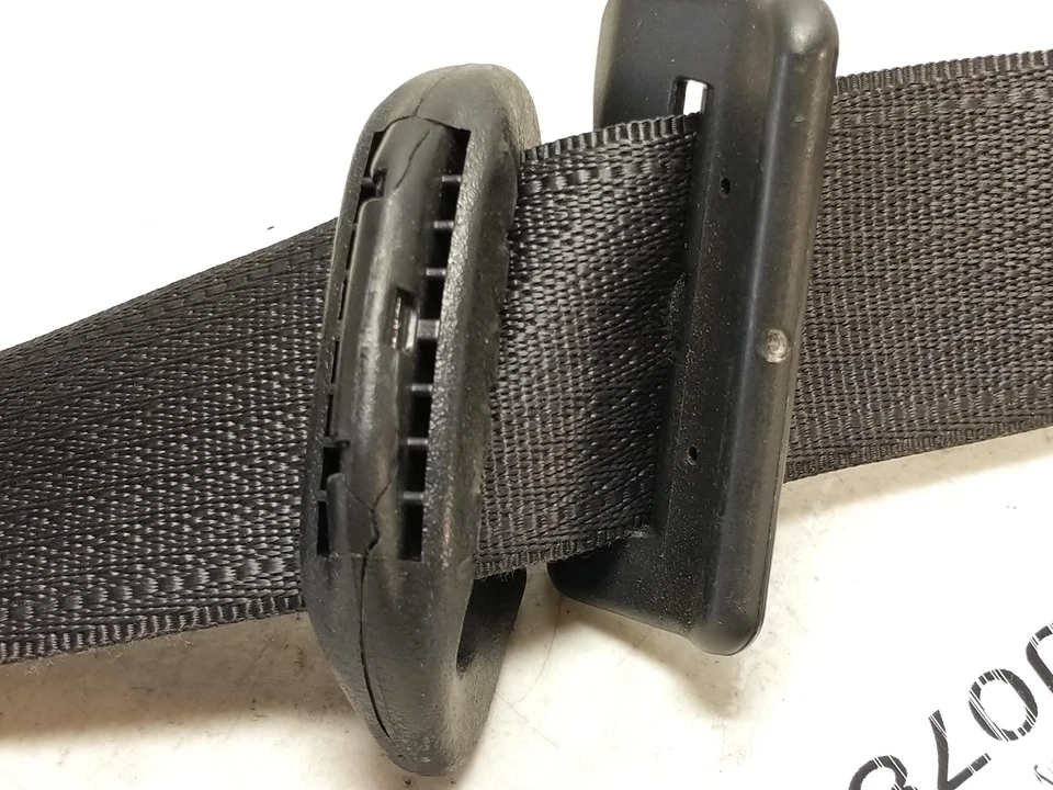 Cinturón de seguridad del pasajero delantero Pontiac GTO 2004-2006 Foto 3 de 4