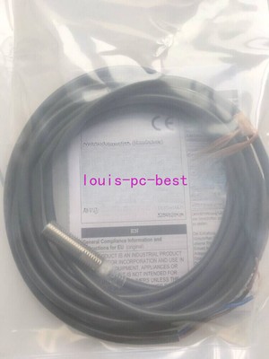 1Pcs New For Omron Proximity Switch E2EM-X2C2