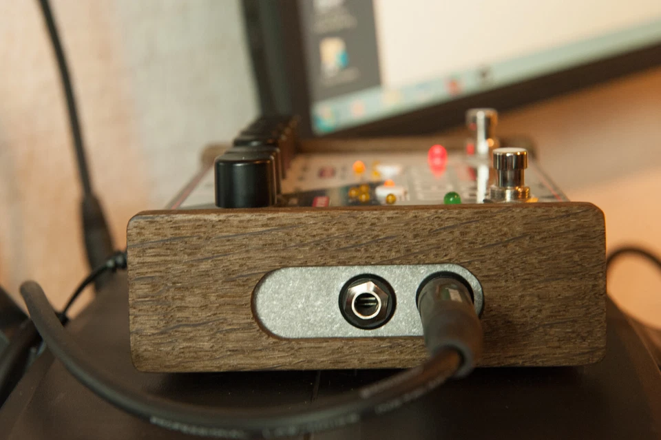 Electro Harmonix Holz Seitenteil Wood Side Panel End Cheeks Memory Man etc. DO - Image 2 of 3