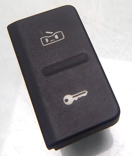 VW GOLF plus / ZV SCHALTER / vorne links / 5M1962125 (M1699)