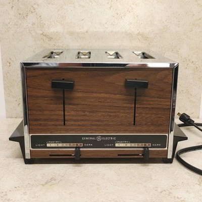 Vintage General Electric 4 Slice Toaster GE A9T128 Tested Chrome Woodgrain 
