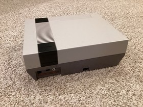 Nintendo NES Gray Console Bundle w/ console, controllers, games, 2 controllers