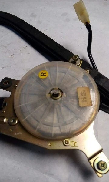 1988 Nissan Maxima Right Passenger Front Seat Belts Power - Image 2 of 4