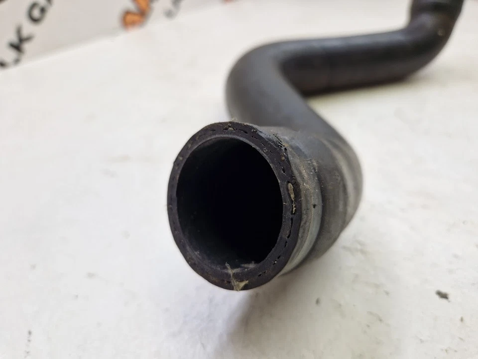 2007 VOLVO XC90 2.4 DIESEL RADIATOR PIPE HOSE 30680748 - Image 4 of 4