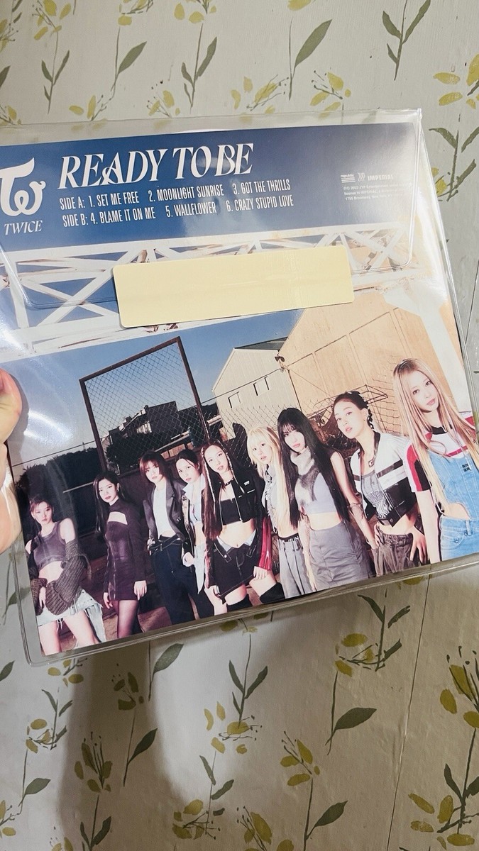 TWICE Ready To Be LPレコード アメリカ 限定品 ピンク 41F9QS2BMeL._SY200_QL15_.jpg