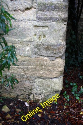 Foto 6x4 Benchmark auf ''Sandys House'' Brookend\/SP3221 Ordnance Survey cu c2014