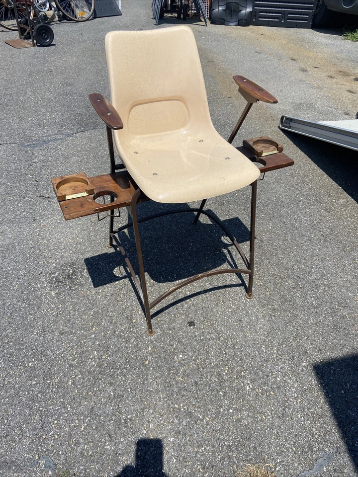 Silla vintage mediados de siglo moderna fibra de vidrio silla espectador con portabotellas Foto 2 de 4