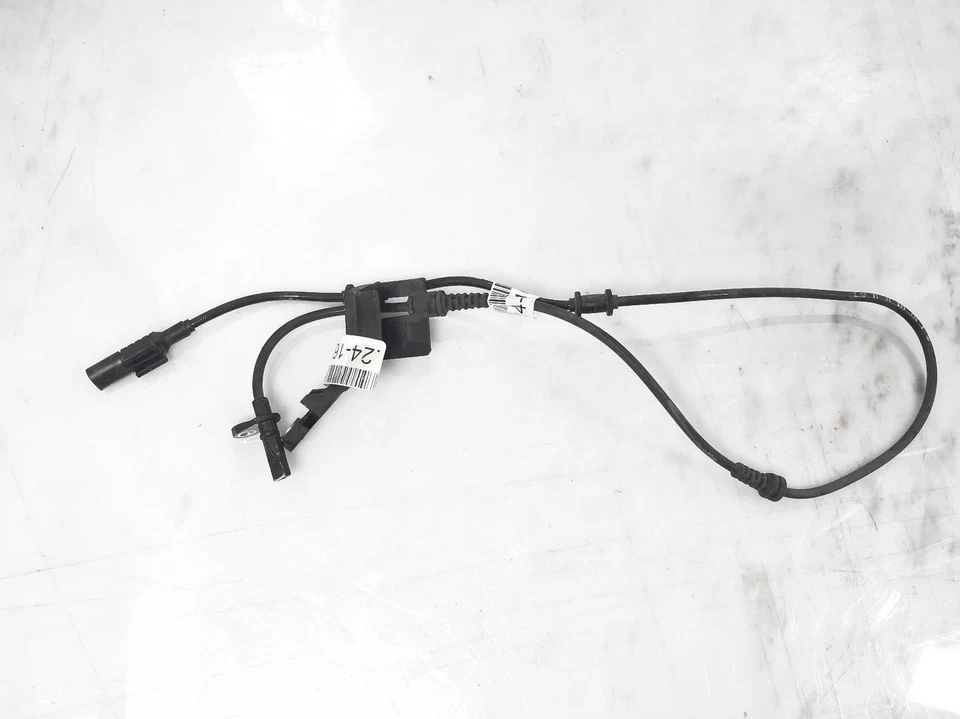 Mercedes-Benz Gla250 2015-2020 2,0 L rueda delantera abs sensor antifreno Foto 2 de 4