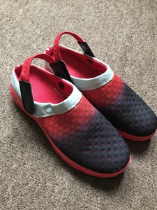 breathable clogs
