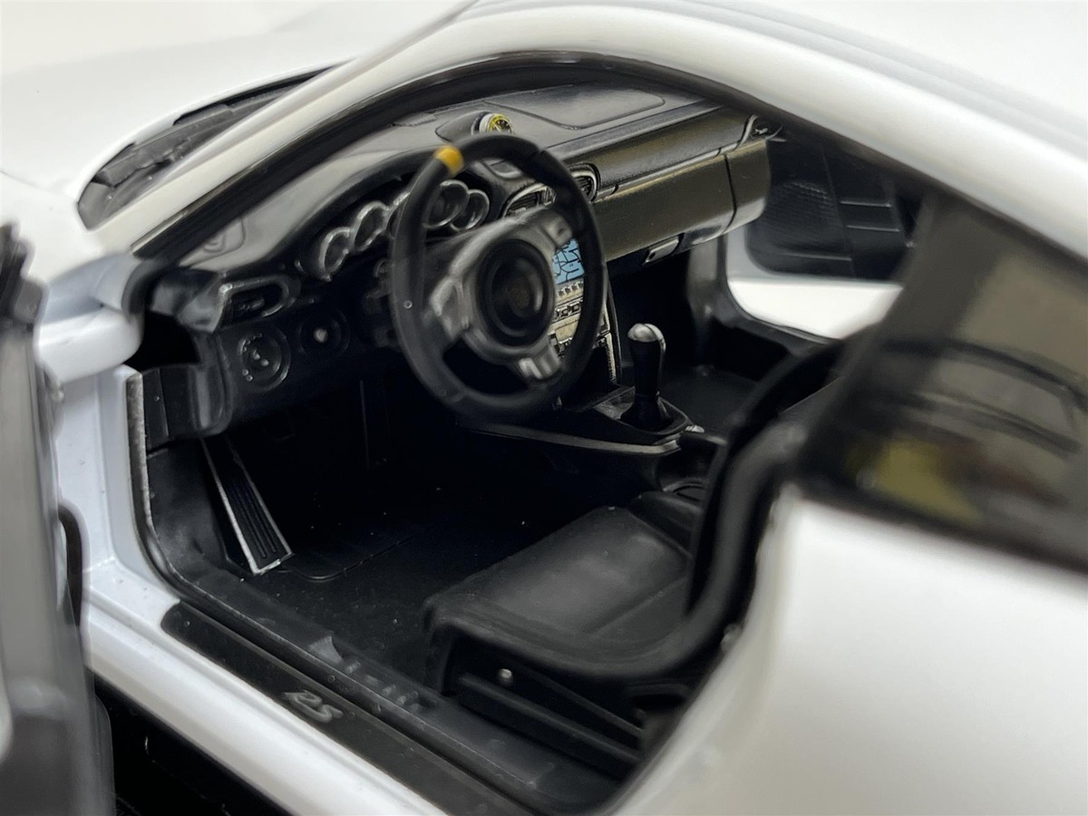 Porsche 911 997 GT3 RS White 1:18 Scale Welly 18015w | eBay Porsche 911 997 GT3 RS White 1:18 Scale Welly 18015w | eBay