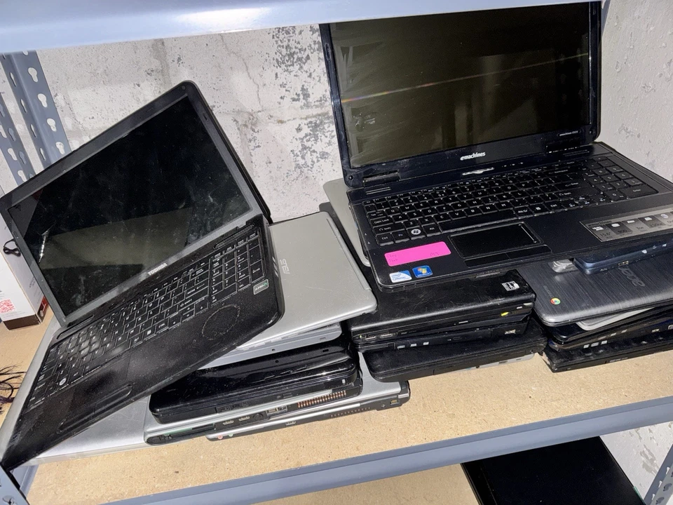 LOT OF 31VARIOUS BRANDS LAPTOPS/UNTESTED/NOOS/NOAC/FOR PARTS OR REPAIR - Image 2 of 4