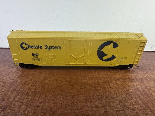 Coche caja puerta enchufable escala HO Bachmann 50 ft con ruedas de metal y Kadees B O 11147 | Zustand: Used