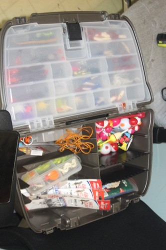 PLANO Scatola Attrezzi da Pesca a 2 Livelli Sopra e Sotto Nera con Forniture - Foto 3 di 7