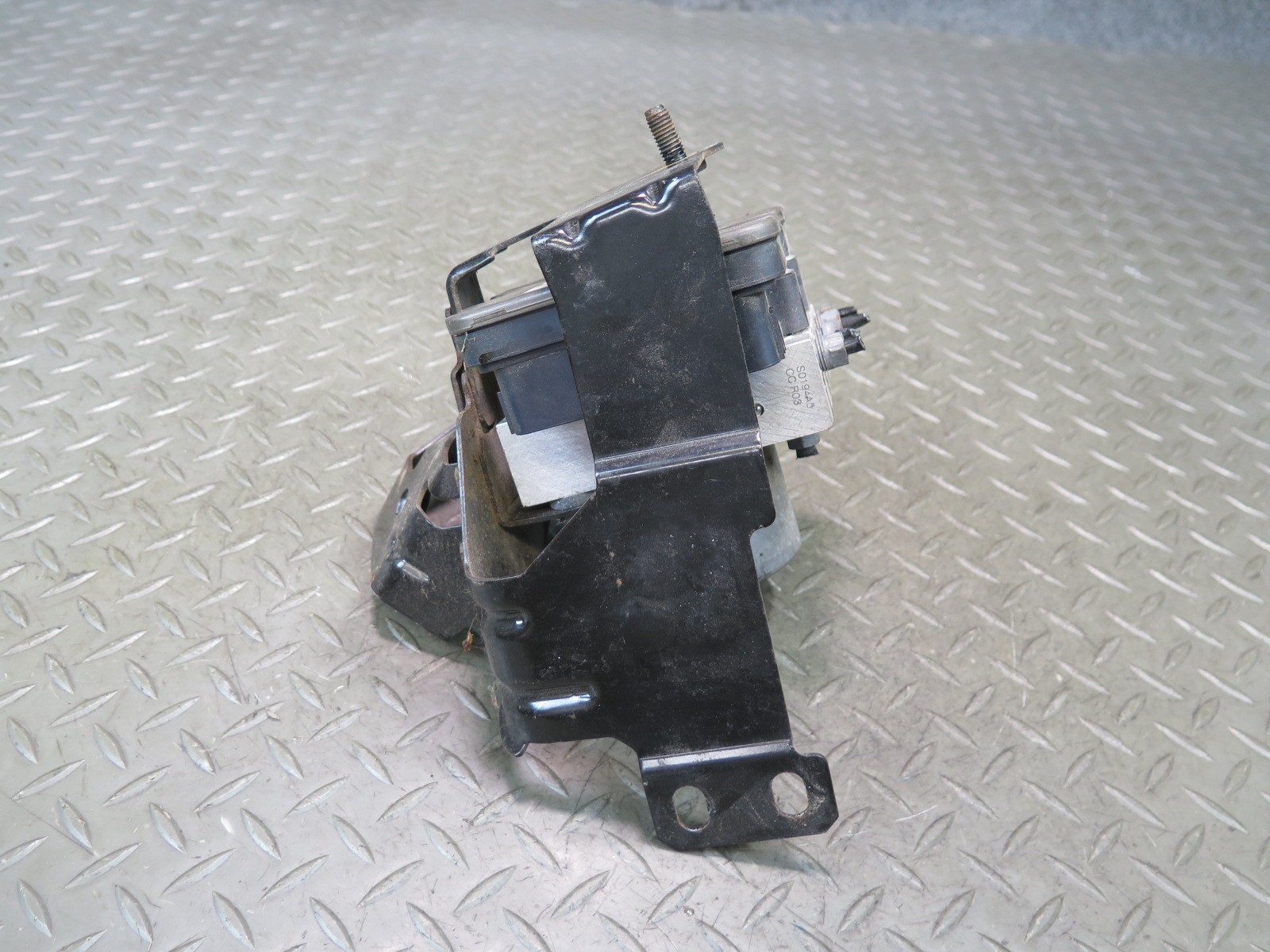 2017-2020 MASERATI LEVANTE M161 ANTI LOCK BRAKE ABS PUMP MODULE 6700352860