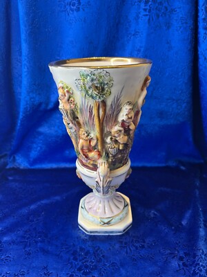 RARE Capodimonte Porcelain Vase With 17 Embossed Cherubs & Square